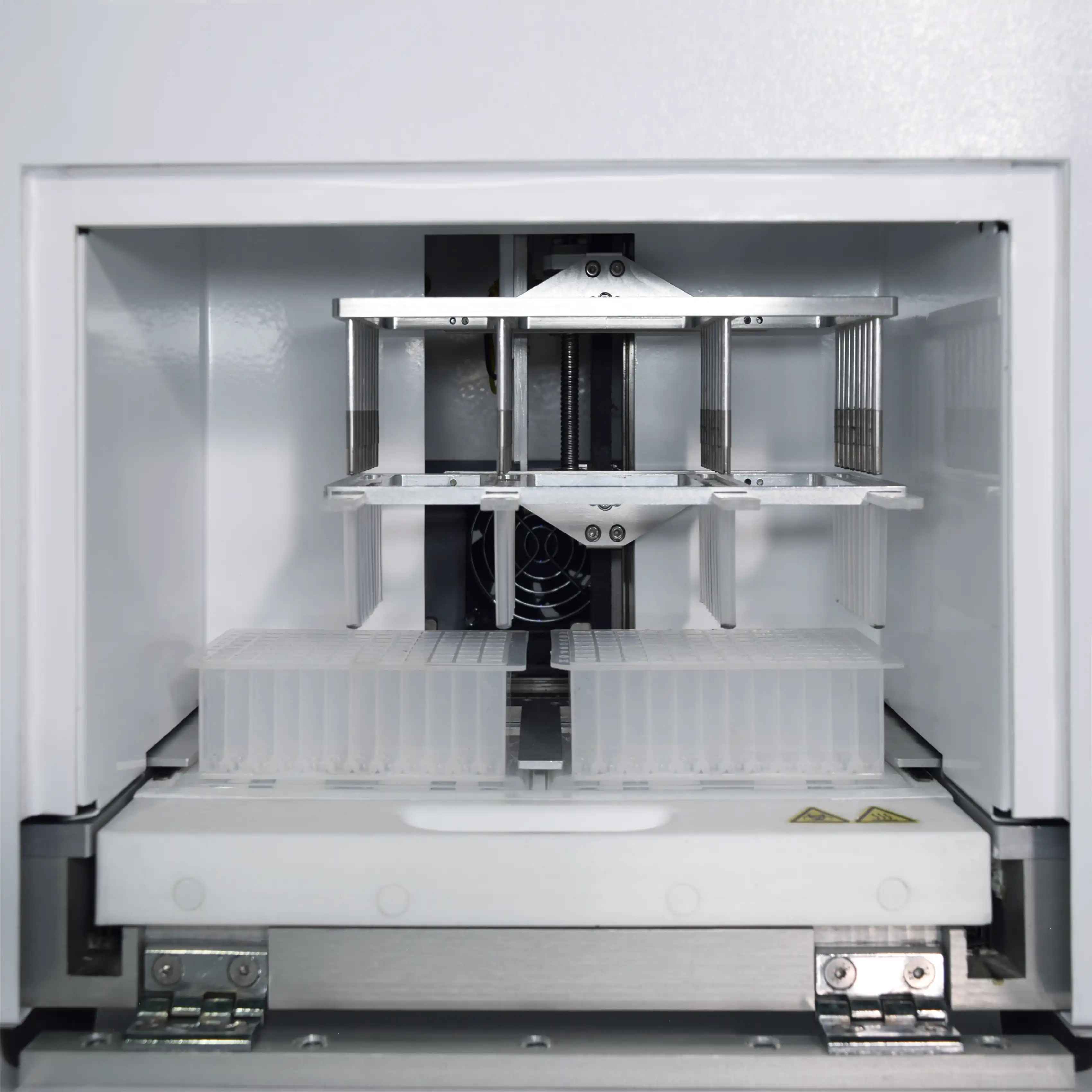 دستگاه اتوماتیک استخراج اسید نوکلئیک(DNA و RNA) 